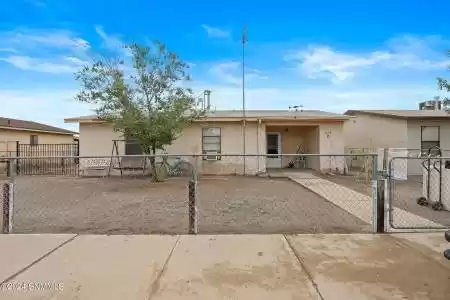 625 Acosta Road, Anthony, New Mexico 88021, 3 Bedrooms Bedrooms, ,1.5 BathroomsBathrooms,Residential,For Sale,Acosta,2402295