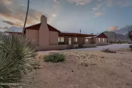 6595 Third Street, Organ, New Mexico 88052, 3 Bedrooms Bedrooms, ,2 BathroomsBathrooms,Residential,For Sale,Third,2402310