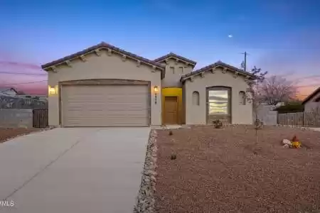 5218 Sioux Trail, Las Cruces, New Mexico 88012, 3 Bedrooms Bedrooms, ,2 BathroomsBathrooms,Residential,For Sale,Sioux,2402268