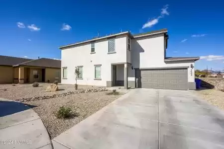 2802 Ysleta Court, Las Cruces, New Mexico 88007, 3 Bedrooms Bedrooms, ,2.5 BathroomsBathrooms,Residential,For Sale,Ysleta,2402385