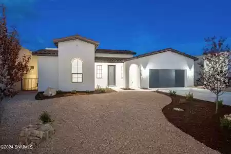 8257 Pissarro Drive, Las Cruces, New Mexico 88007, 3 Bedrooms Bedrooms, ,2.5 BathroomsBathrooms,Residential,For Sale,Pissarro,2402389