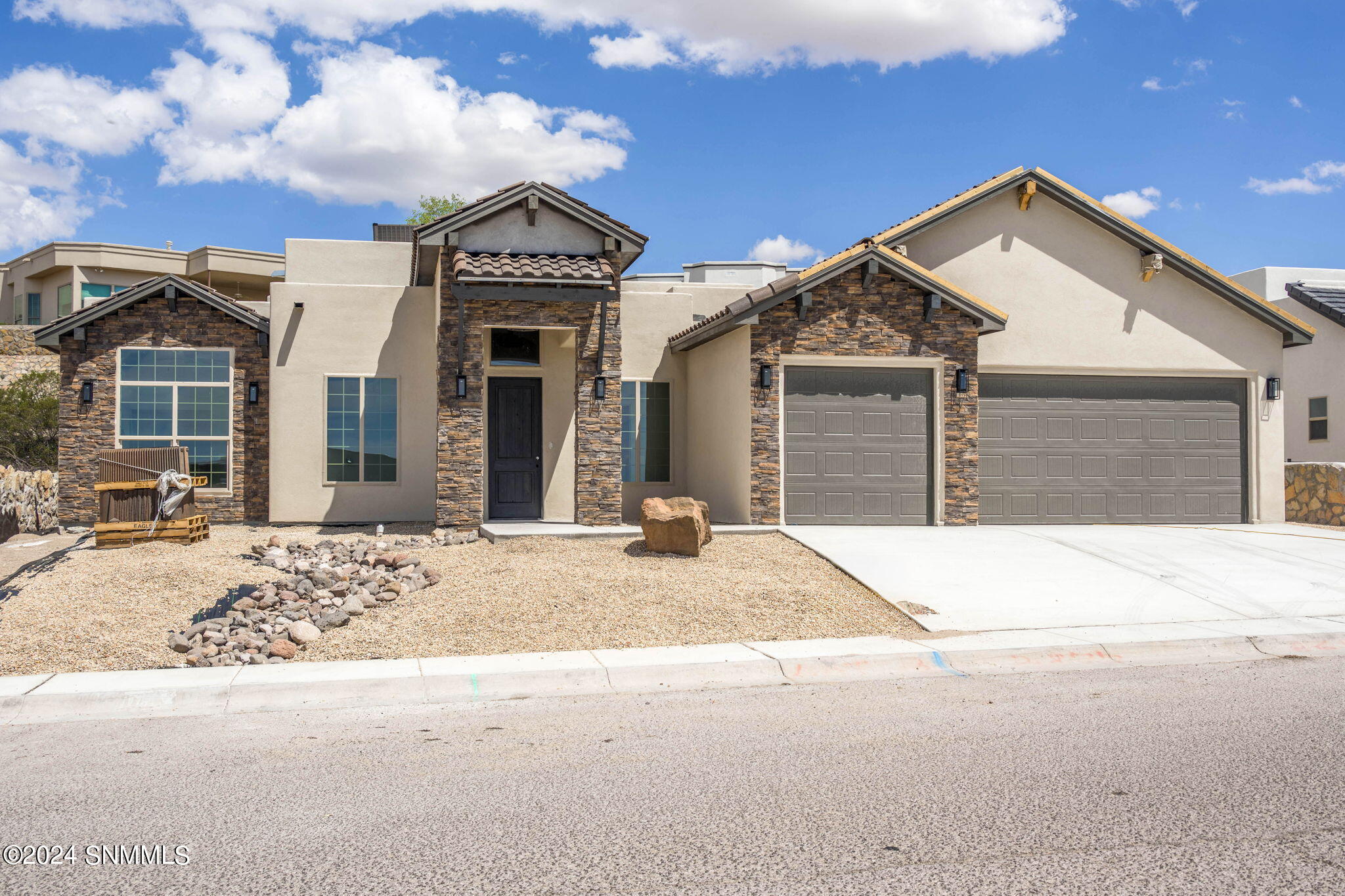 1-web-or-mls-East Springs 2877-1 (2)