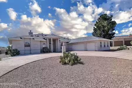 1430 Via Norte, Las Cruces, New Mexico 88007, 2 Bedrooms Bedrooms, ,2.5 BathroomsBathrooms,Residential,For Sale,Via Norte,2402473