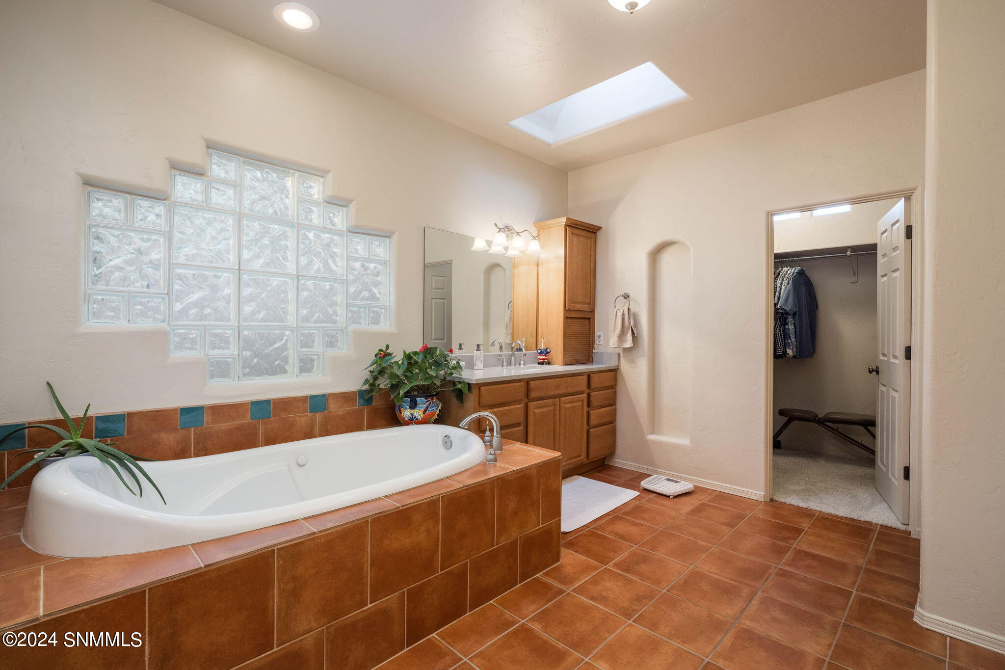 22-web-or-mls-Sedona Hills 2064-66