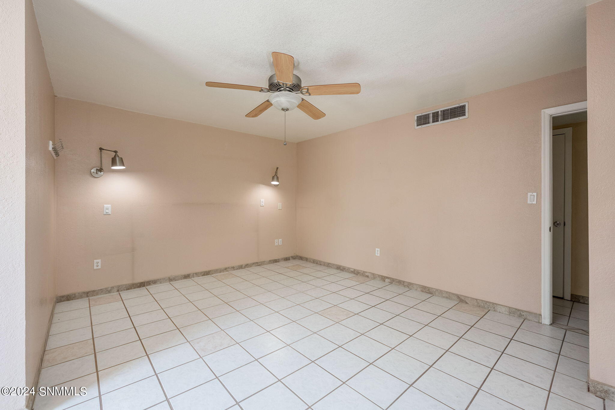 25-web-or-mls-Tierra del Sol 1470-25