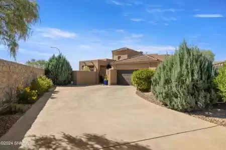 3683 Reflections Lane, Las Cruces, New Mexico 88011, 2 Bedrooms Bedrooms, ,2 BathroomsBathrooms,Residential,For Sale,Reflections,2402571