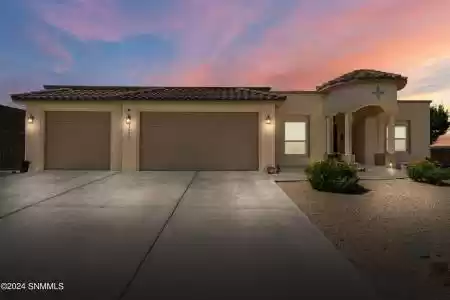 3906 Sombra prieta Court, Las Cruces, New Mexico 88012, 3 Bedrooms Bedrooms, ,2.5 BathroomsBathrooms,Residential,For Sale,Sombra prieta,2402591