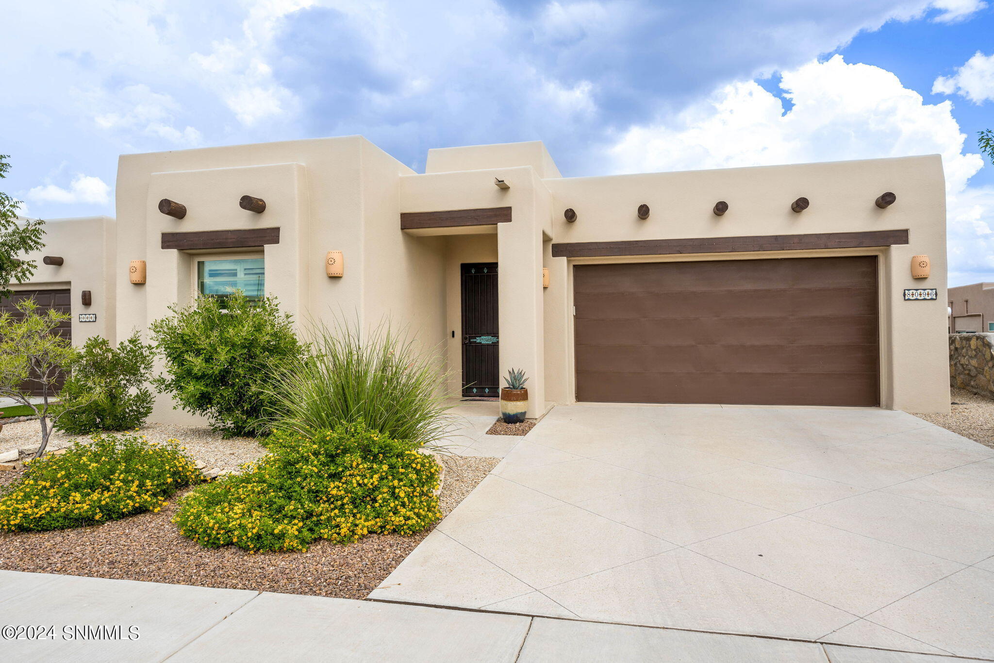 1-web-or-mls-Willow Bloom 8096-1