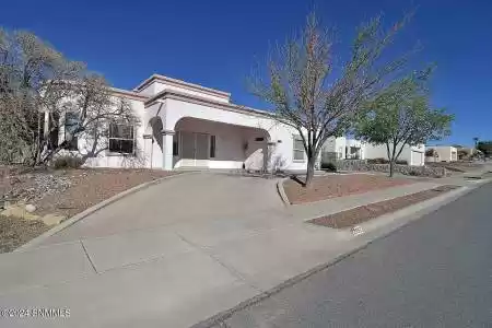 2082 Desert Greens Drive, Las Cruces, New Mexico 88011, 4 Bedrooms Bedrooms, ,2.75 BathroomsBathrooms,Residential,For Sale,Desert Greens,2402730