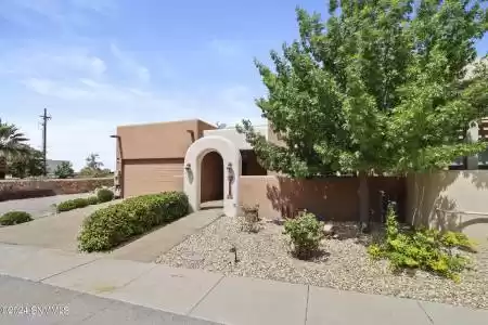 3889 Adriatic Road, Las Cruces, New Mexico 88012, 2 Bedrooms Bedrooms, ,2 BathroomsBathrooms,Residential,For Sale,Adriatic,2402797