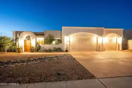 3215 Eclipse Ridge Lane, Las Cruces, New Mexico 88011, 3 Bedrooms Bedrooms, ,2 BathroomsBathrooms,Residential,For Sale,Eclipse Ridge,2402823