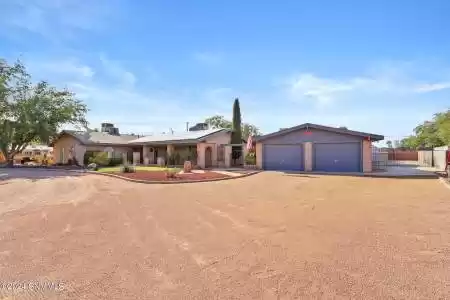 1520 Rayos De Luna, Las Cruces, New Mexico 88007, 4 Bedrooms Bedrooms, ,3.5 BathroomsBathrooms,Residential,For Sale,Rayos De Luna,2402850