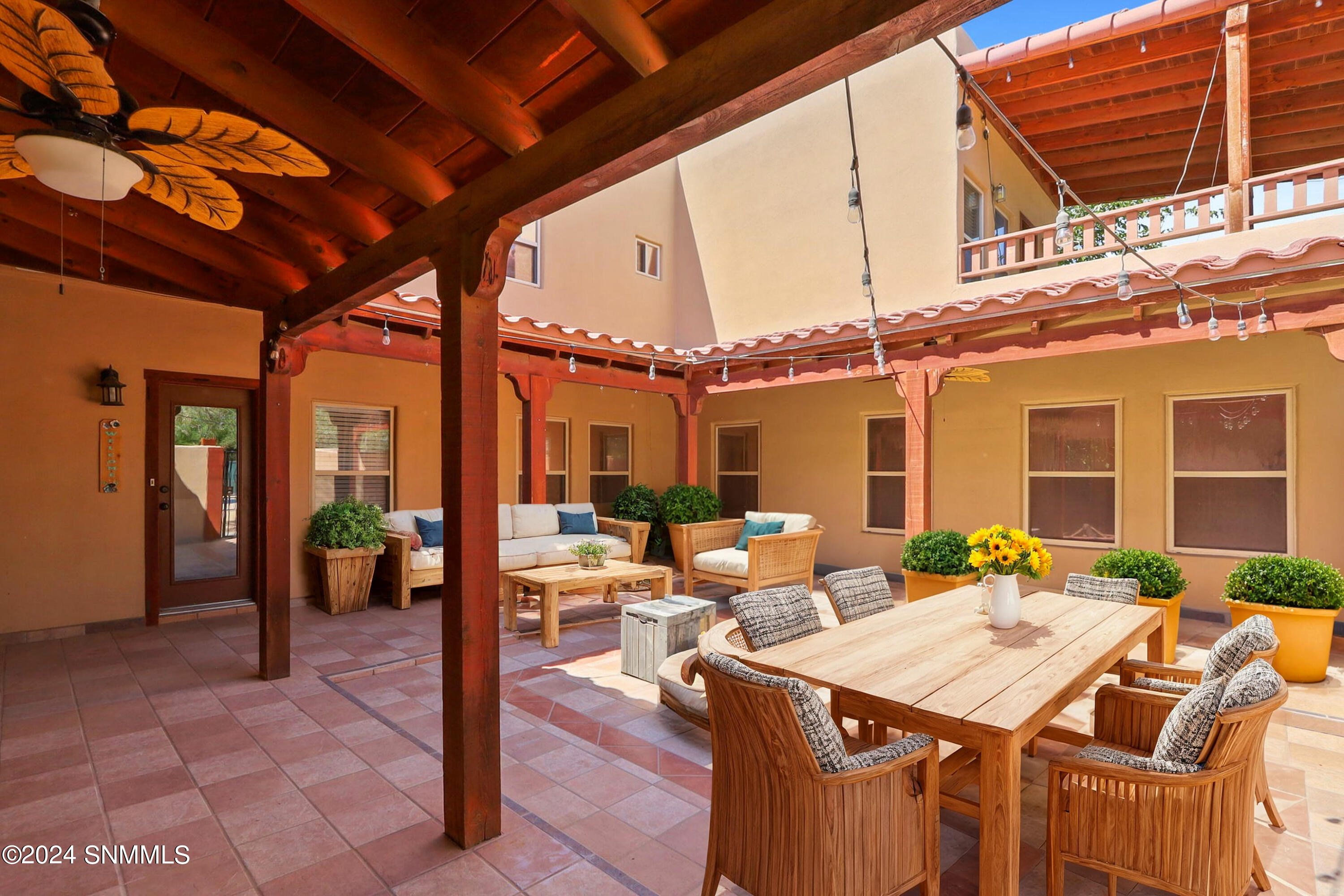 Virtual Staging courtyard