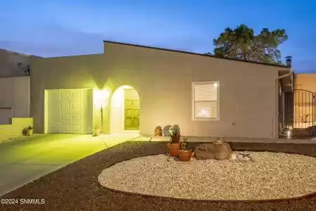 2973 Sundance Circle, Las Cruces, New Mexico 88011, 2 Bedrooms Bedrooms, ,1.75 BathroomsBathrooms,Residential,For Sale,Sundance,2402918