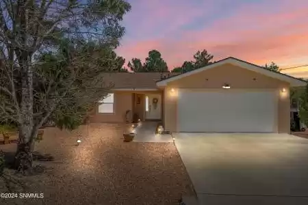 5048 Creek Trail Trail, Las Cruces, New Mexico 88012, 3 Bedrooms Bedrooms, ,2 BathroomsBathrooms,Residential,For Sale,Creek Trail,2402967