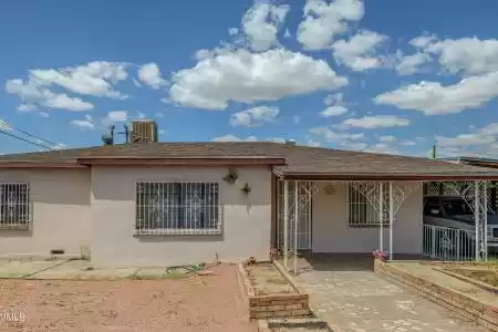 1220 Hall Avenue, Las Cruces, New Mexico 88005, 4 Bedrooms Bedrooms, ,1.75 BathroomsBathrooms,Residential,For Sale,Hall,2402994