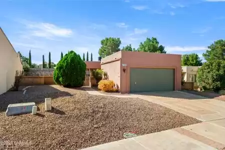 2116 Sagecrest Avenue, Las Cruces, New Mexico 88011, 2 Bedrooms Bedrooms, ,2 BathroomsBathrooms,Residential,For Sale,Sagecrest,2403071