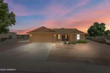 1122 Villita Loop, Las Cruces, New Mexico 88007, 3 Bedrooms Bedrooms, ,2 BathroomsBathrooms,Residential,For Sale,Villita,2403096