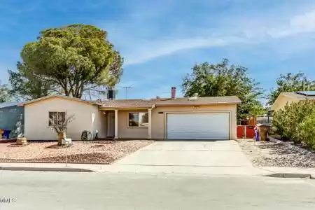 1338 Kilmer Street, Las Cruces, New Mexico 88001, 3 Bedrooms Bedrooms, ,2 BathroomsBathrooms,Residential,For Sale,Kilmer,2402197