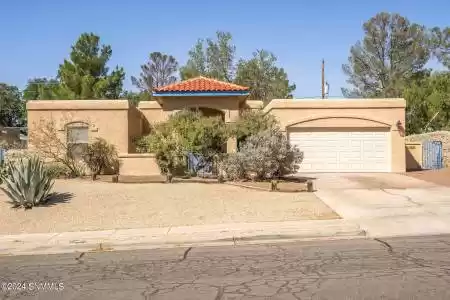 3004 Buena Vida Circle, Las Cruces, New Mexico 88011, 3 Bedrooms Bedrooms, ,2.5 BathroomsBathrooms,Residential,For Sale,Buena Vida,2403113