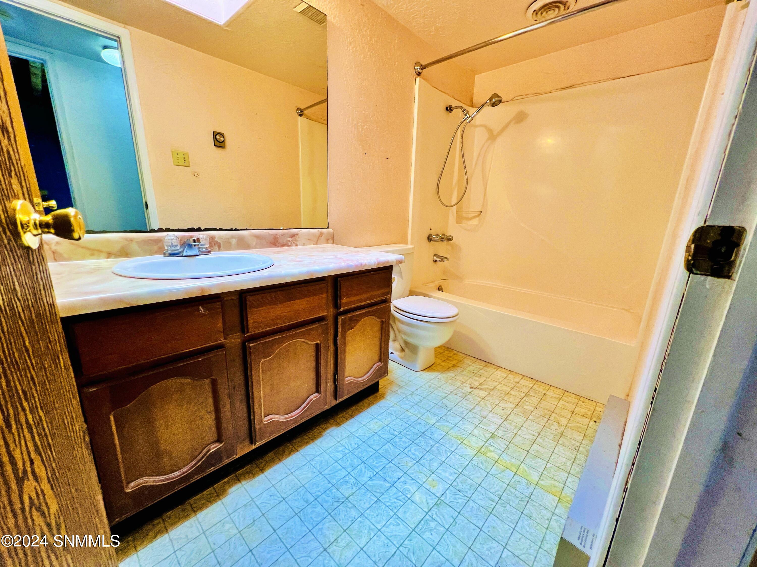 5155 Acacia Rd - HALL BATH - Copy