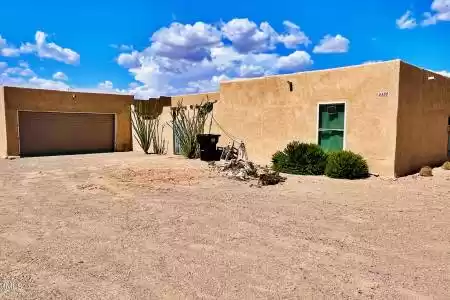 5155 Acacia Road, Las Cruces, New Mexico 88011, 3 Bedrooms Bedrooms, ,2 BathroomsBathrooms,Residential,For Sale,Acacia,2402357