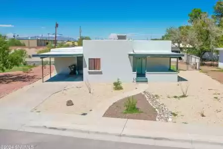 604 El Prado Avenue, Las Cruces, New Mexico 88005, 4 Bedrooms Bedrooms, ,2 BathroomsBathrooms,Residential,For Sale,El Prado,2403164