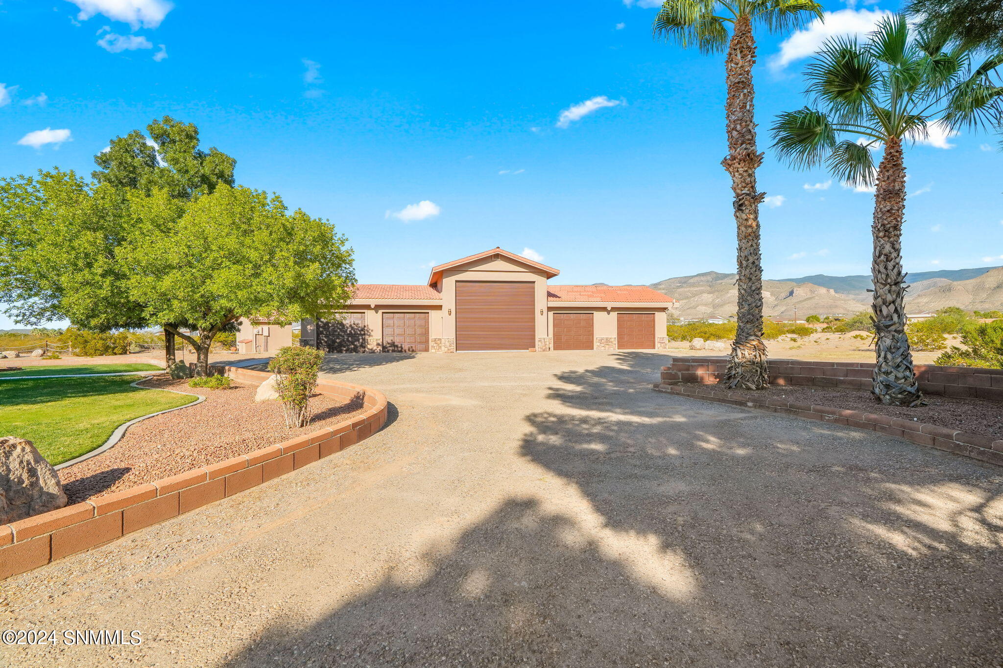 63 Desert Lakes Dr-7