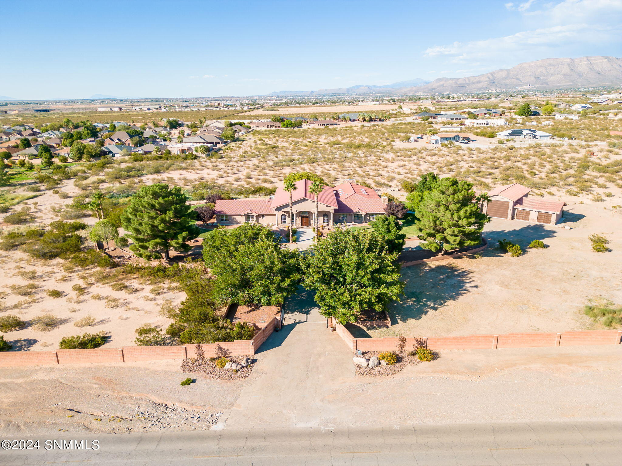 63 Desert Lakes Dr-116