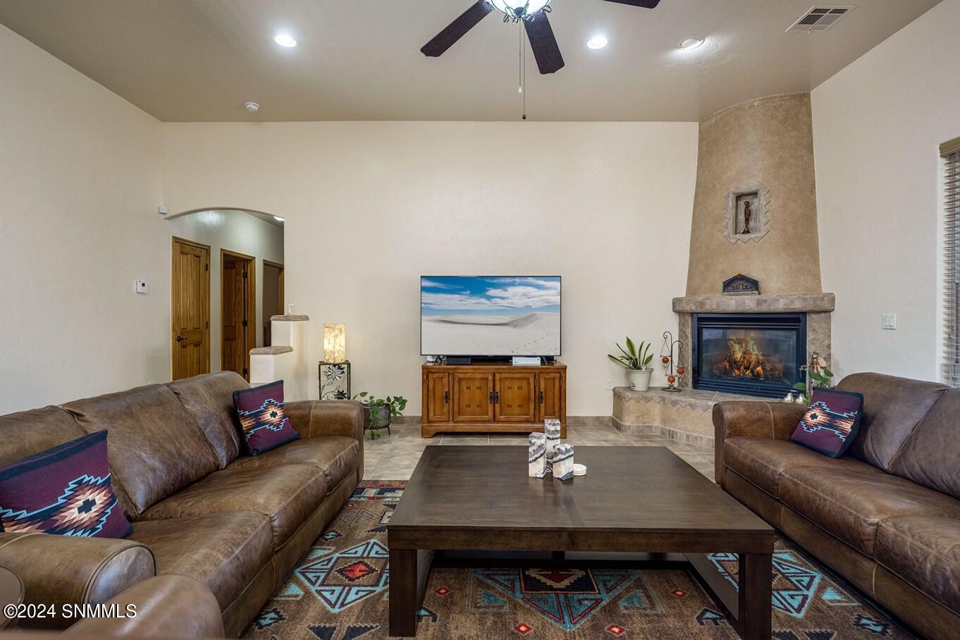 10-Living Room-2676 Nebula Way