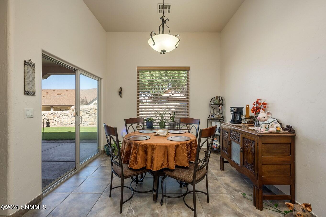 12-Breakfast Nook-2676 Nebula Way