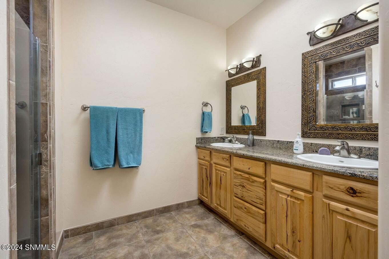 20-Master Bathroom-2676 Nebula Way