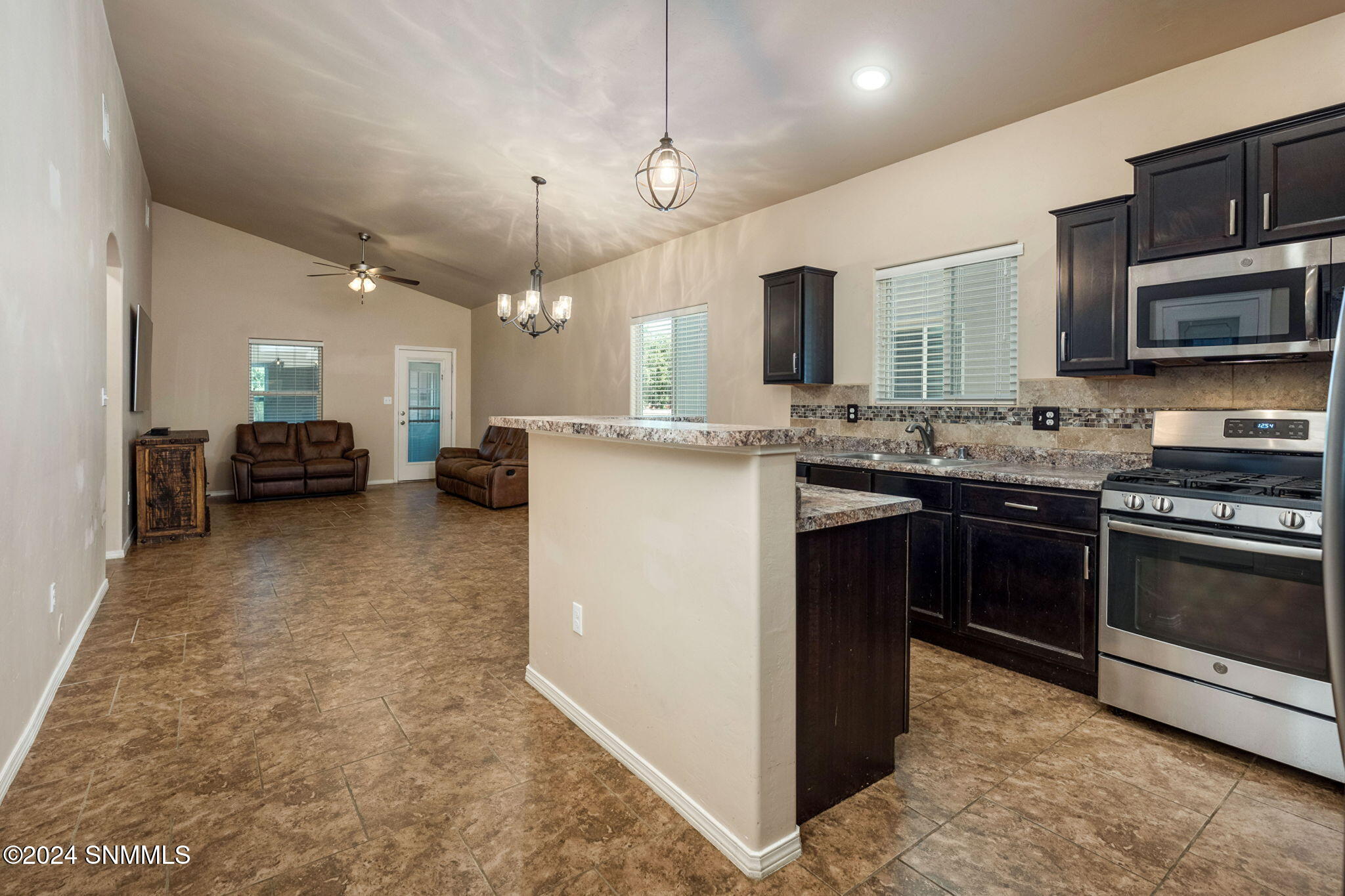 6-web-or-mls-San Elizario 3066-6