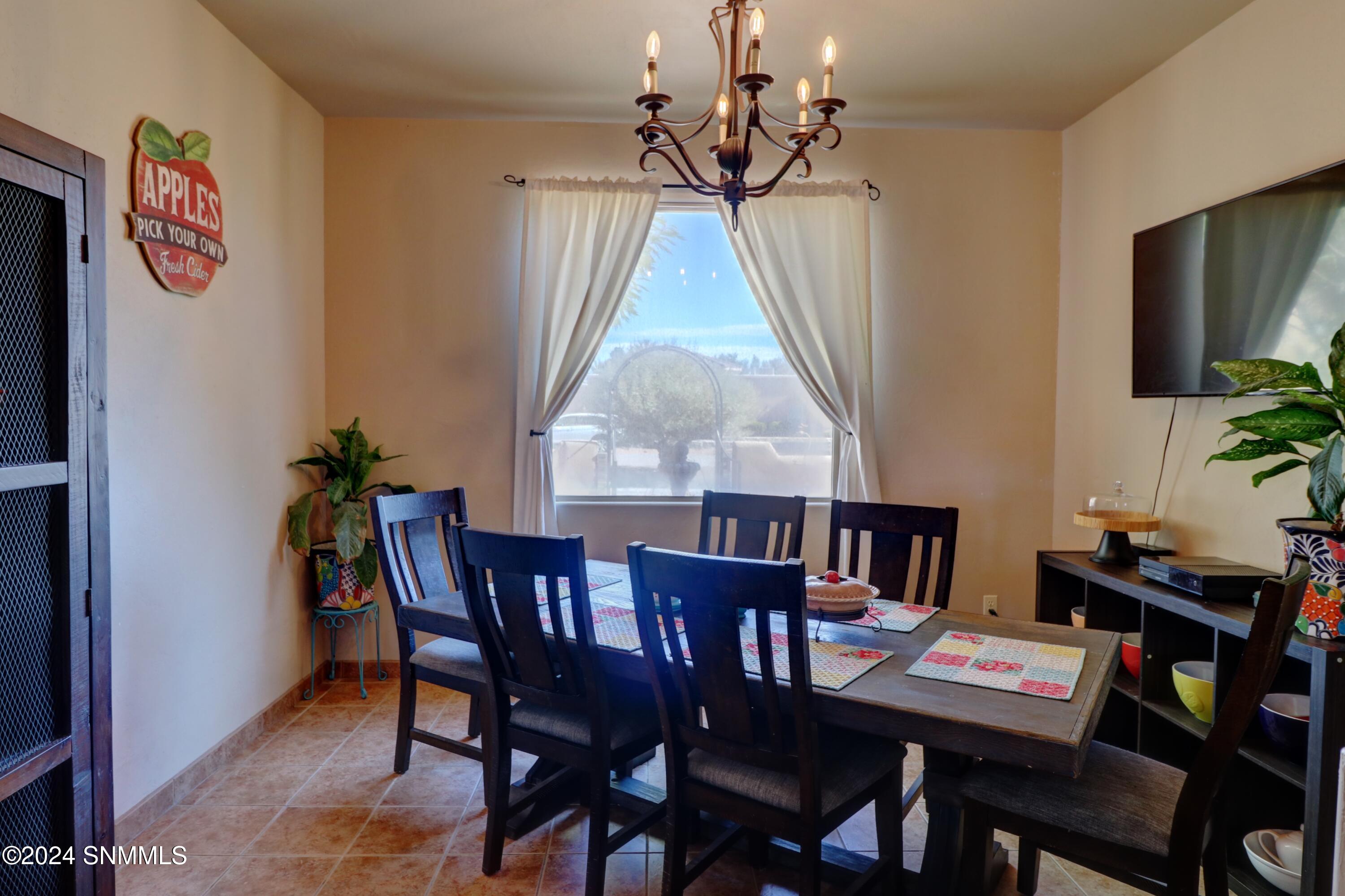 formal Dining Room-1A