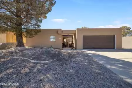 1742 McRae Avenue, Las Cruces, New Mexico 88001, 3 Bedrooms Bedrooms, ,2 BathroomsBathrooms,Residential,For Sale,McRae,2401547