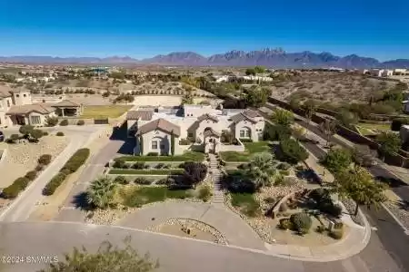 2502 Los Alamos Court, Las Cruces, New Mexico 88011, 4 Bedrooms Bedrooms, ,3.5 BathroomsBathrooms,Residential,For Sale,Los Alamos,2403345