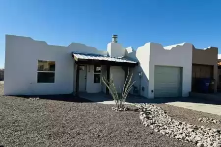 980 Graham Street, Las Cruces, New Mexico 88001, 3 Bedrooms Bedrooms, ,2 BathroomsBathrooms,Residential,For Sale,Graham,2403366