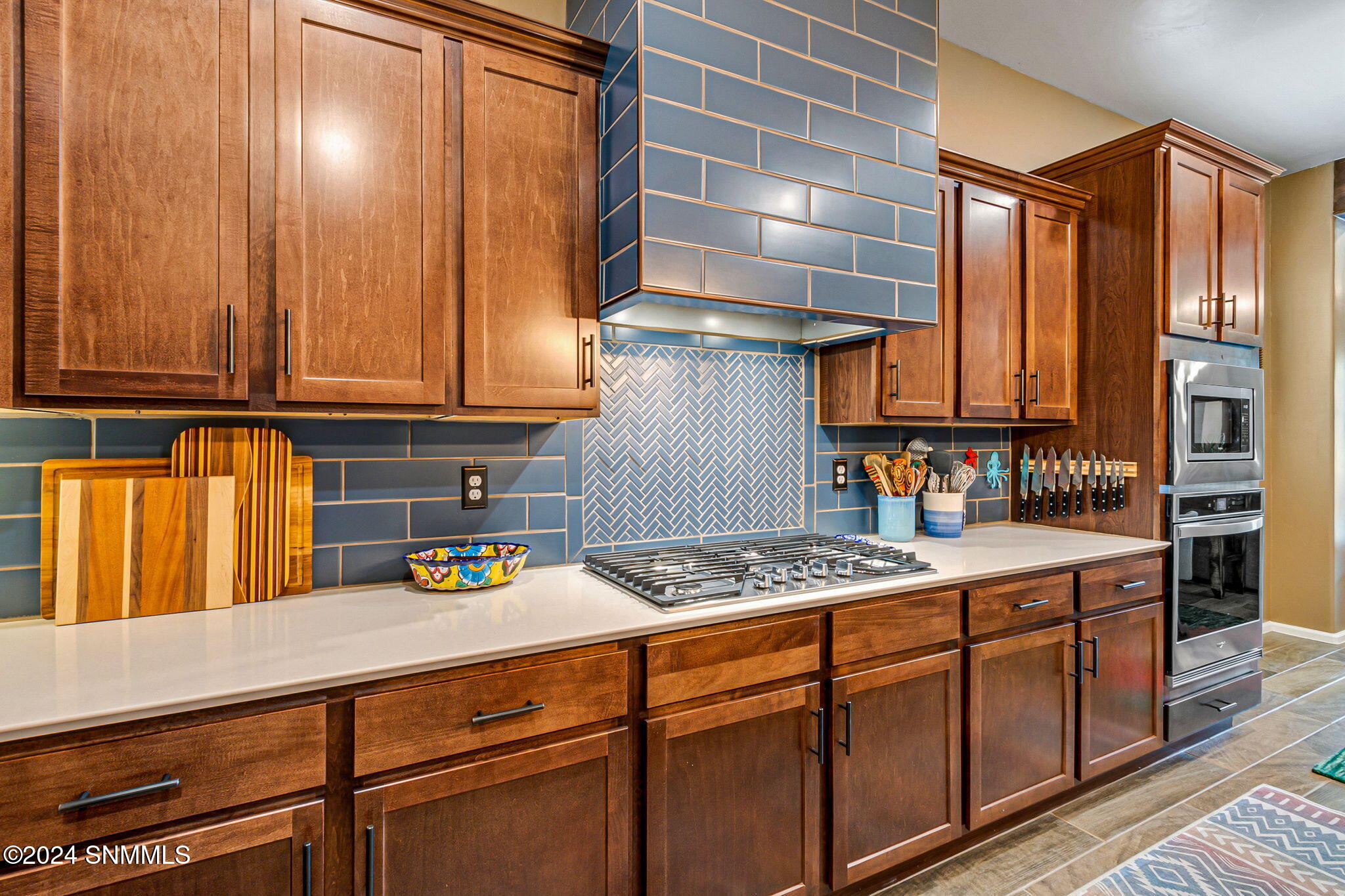 Custom Tiled Range Hood and Backsplash