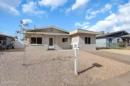 1225 Poplar Avenue, Las Cruces, New Mexico 88001, 4 Bedrooms Bedrooms, ,1.5 BathroomsBathrooms,Residential,For Sale,Poplar,2403385