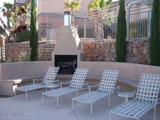 40-web-or-mls-Casitas-Outdoor Fireplace