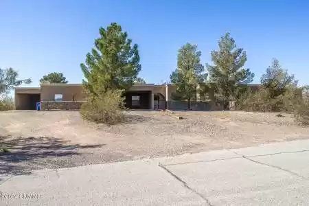 5102 Micro Road, Las Cruces, New Mexico 88011, 6 Bedrooms Bedrooms, ,6 BathroomsBathrooms,Residential Income,For Sale,Micro,2403417