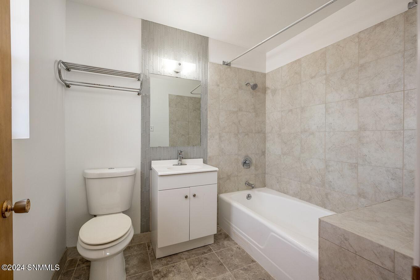 16-Master Bath- 2200 Thomas Dr