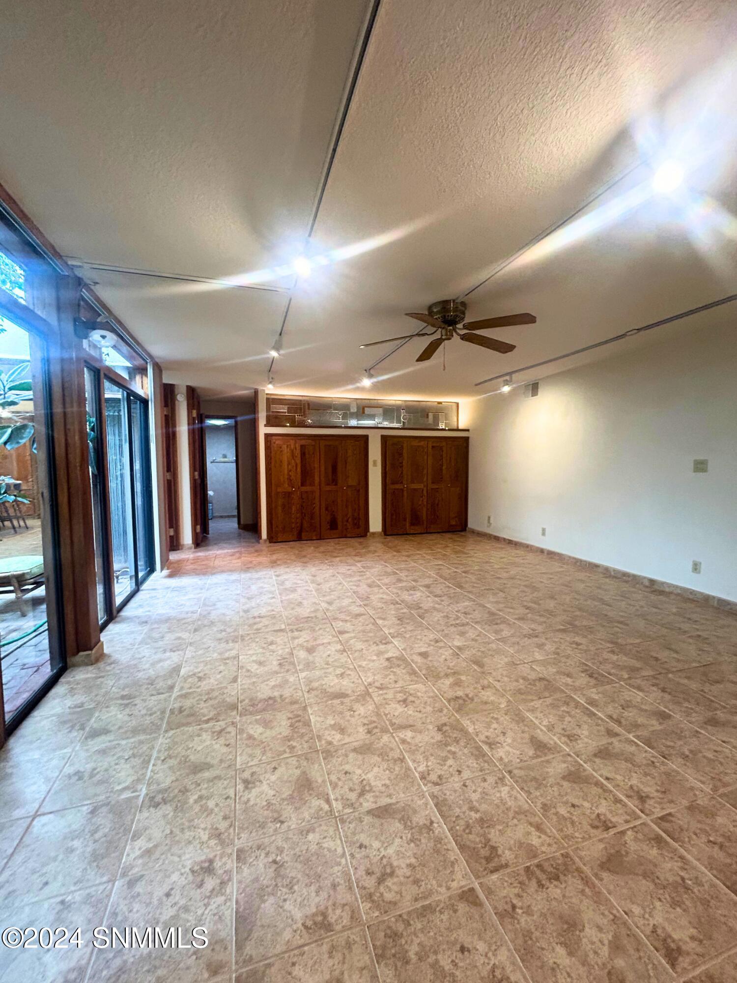 2nd Living Room/Atrium Side