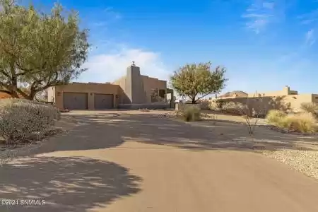 10025 Contana Court, Las Cruces, New Mexico 88007, 3 Bedrooms Bedrooms, ,2 BathroomsBathrooms,Residential,For Sale,Contana,2403453