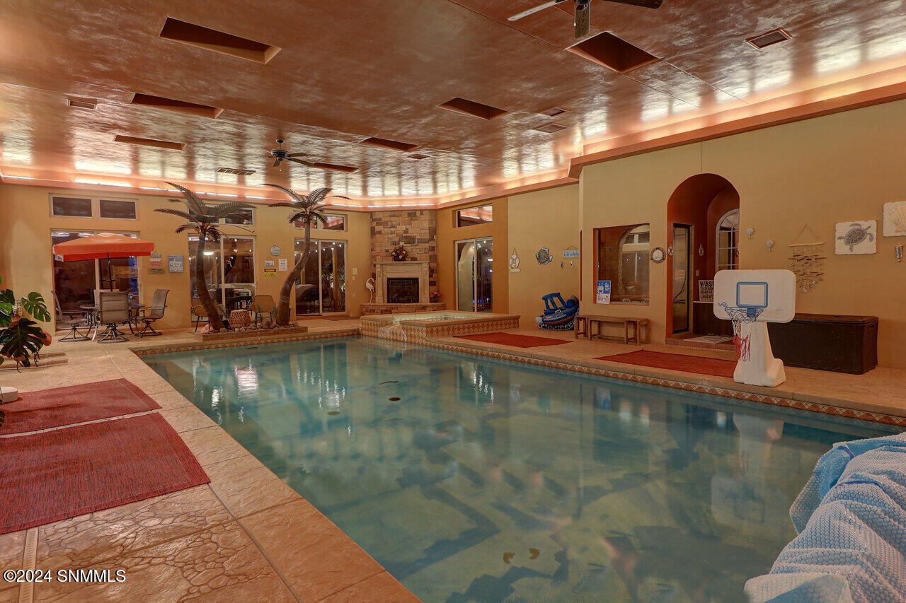 47-19-Indoor-Pool-1F