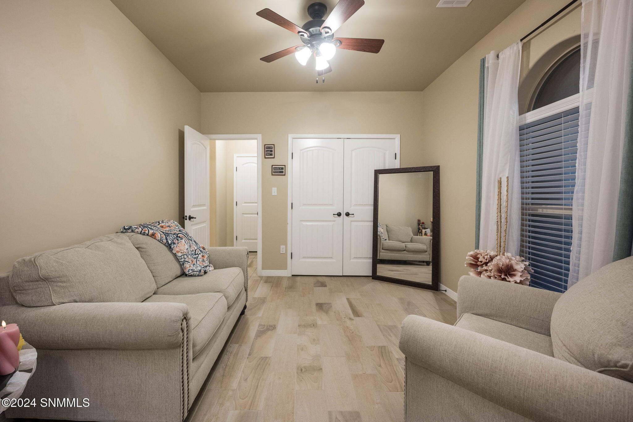 17-web-or-mls-Mesa Central 4571-17