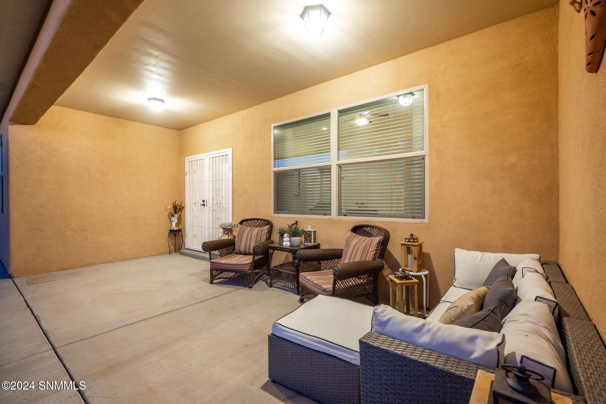 37-web-or-mls-Mesa Central 4571-37