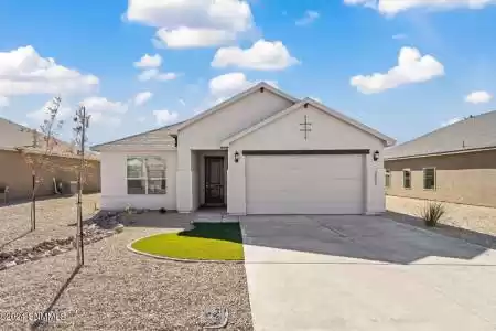 2857 Prado Del Sol Avenue, Las Cruces, New Mexico 88011, 3 Bedrooms Bedrooms, ,2 BathroomsBathrooms,Residential,For Sale,Prado Del Sol Avenue,2403489