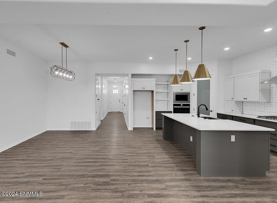 Kitchen/Dining Area