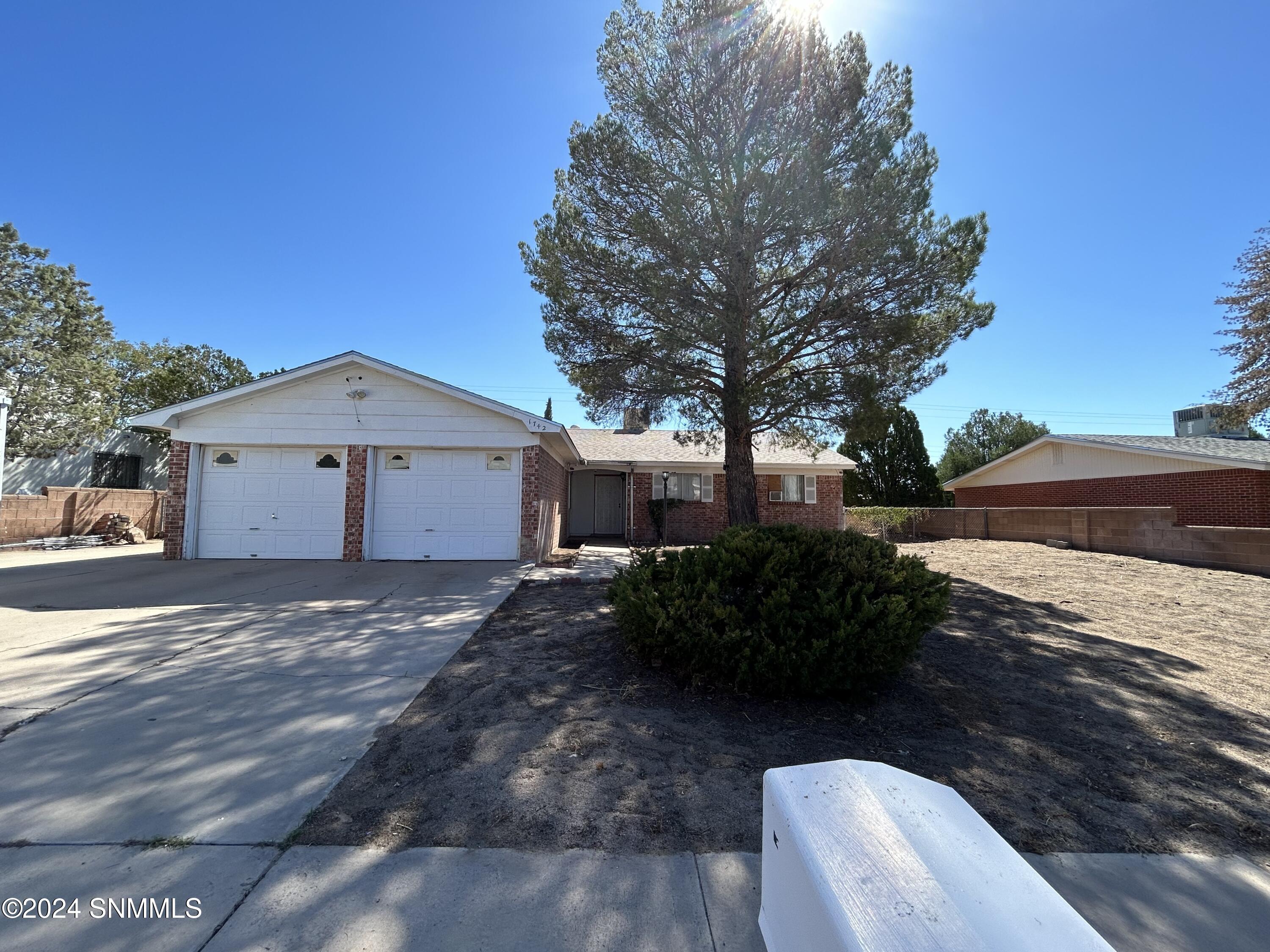 Front view of 1742 Palo Verde